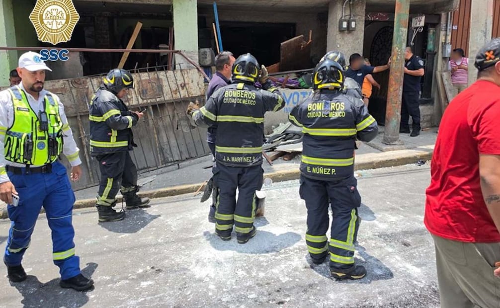 Explosión en vivienda de Xochimilco deja 7 lesionados; cinco presentan quemaduras en su cuerpo.
Foto: Especial.