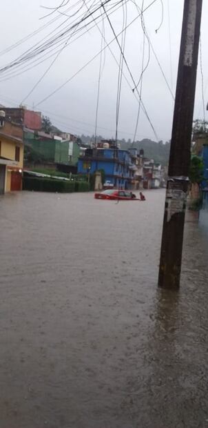 Lluvias en Veracruz dejan deslaves, inundaciones y derrumbes