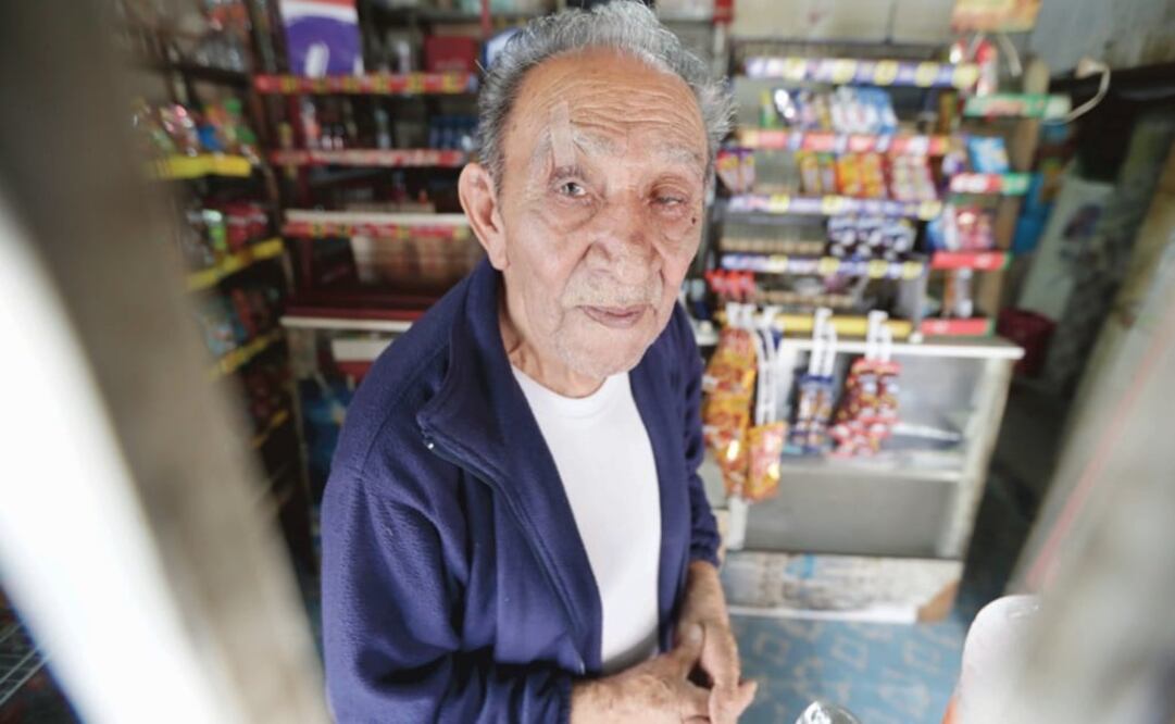 Foto: Raúl Ramírez fue víctima de robo por parte de un empleado de la empresa. (LUIS CORTÉS. EL UNIVERSAL)
