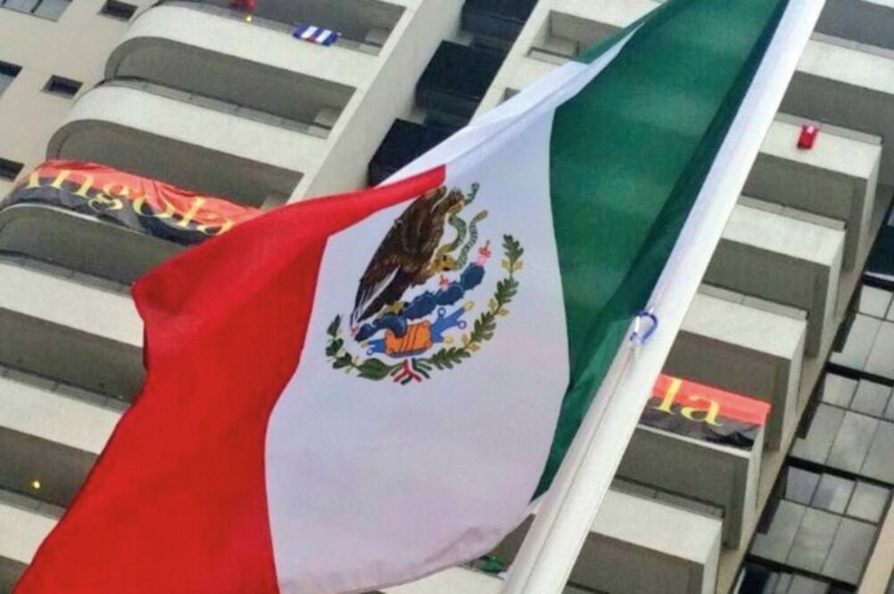 El Lábaro Patrio ya ondea en Brasil, tras la bienvenida protocolaria (TWITTER DE CONADE)