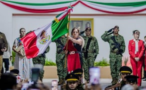 Grecia Quiroz durante el grito de independencia en Uruapan. Foto: Especial