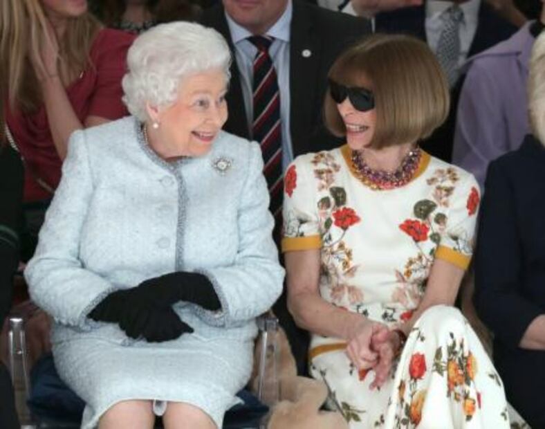 La Reina Isabel II comparte lugar con Anna Wintour en la Semana de la Moda de Londres