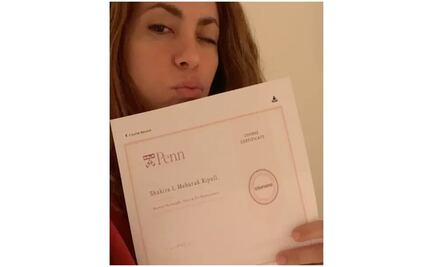Shakira aprovecha la cuarentena y se gradúa en filosofía