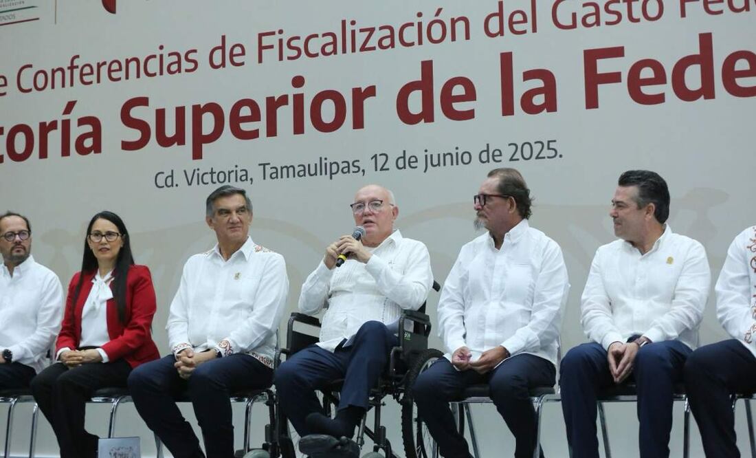 David Rogelio Colmenares Páramo auditor superior de la Federación (centro) durante Conferencias de Fiscalización del Gasto Federalizado en Tamaulipas (12/06/2025). Foto: Especial
