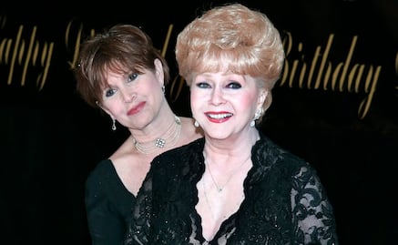 Parte de las cenizas de Carrie Fisher se quedan con Debbie Reynolds