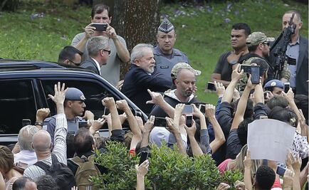 Lula sale de la cárcel para ir al funeral de su nieto