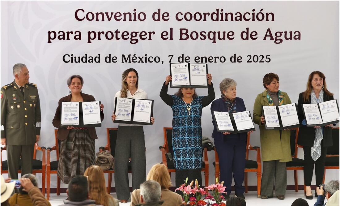 Firma del Convenio para Frenar la Tala Ilegal en el Bosque de Agua, con las gobernadoras Clara Brugada, Margarita González, Delfina Gómez, entre otras personalidades. Fotos: Berenice Fregoso El universal