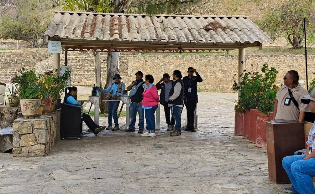 Elementos de la Guardia Nacional reforzaron la seguridad en el sitio arqueológico de Monte Albán en la ciudad de Oaxaca. | Foto: Juan Carlos Zavala/ EL UNIVERSAL.