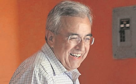 Ante desabasto de medicinas, góber de Sinaloa acusa ataque político