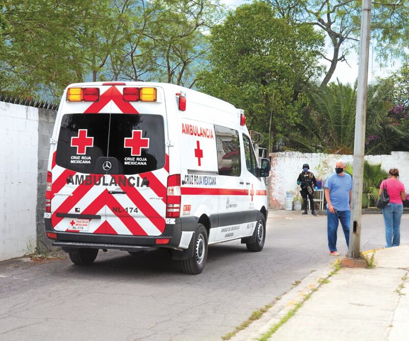 Aparte del deceso de dos adultos mayores en el asilo Luis Elizondo, de Ciudad Guadalupe, otras dos personas fallecieron en la entidad, con las que se contabilizaron cuatro casos en un solo día. Foto: EMILIO VÁSQUEZ. EL UNIVERSAL