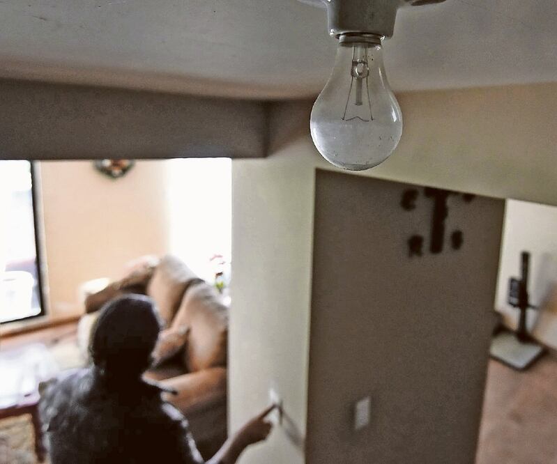 Al menos 10.3 millones de usuarios en 12 entidades experimentaron interrupciones en el suministro de luz el pasado 28 de diciembre. ARCHIVO EL UNIVERSAL