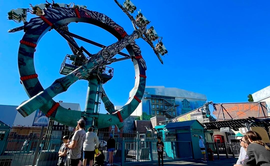El niño fue atendido por una enfermera del parque.   Foto: Facebook: Warner Bros. Movie World - Gold Coast, Australia