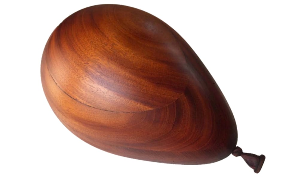 La escultura de madera titulada “Aliento sostenido”, de Cynthia Gutiérrez. Foto: Terremoto.