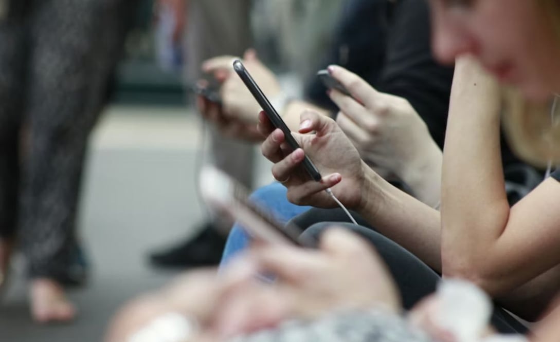 Las compañías son quienes deben vincular las líneas telefónicas con los datos de sus usuarios. Foto: Unsplash