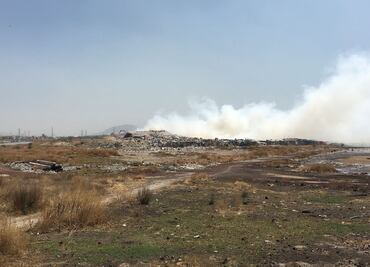 Reportan incendio en tiradero del Bordo de Xochiaca