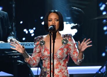 Rihanna cancela de última hora show en los Grammy