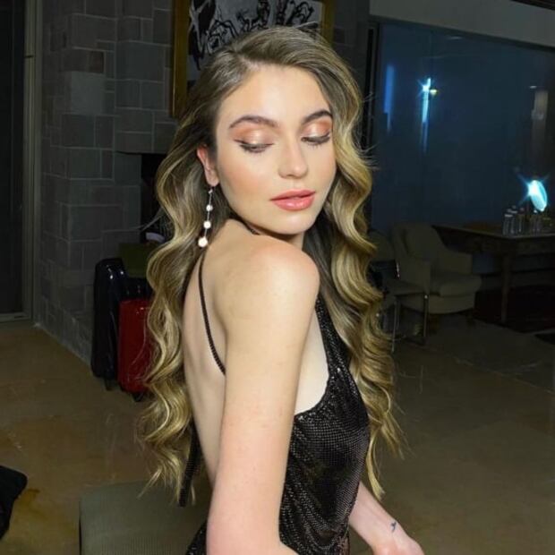 Este es el escote más impactante de Sofía Castro 