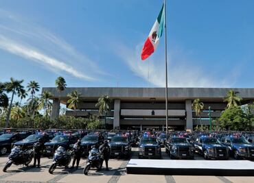 Rubén Rocha Moya entrega 73 nuevas patrullas y 7 motocicletas a corporaciones policiacas de Sinaloa