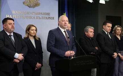 Dimite el gobierno de Bulgaria tras protestas multitudinarias contra corrupción