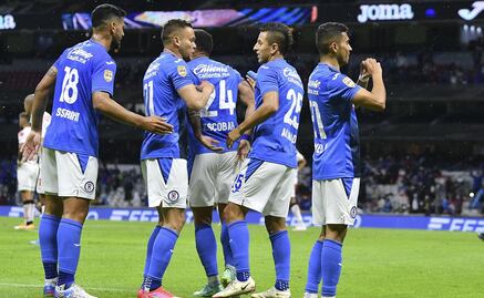 Cruz Azul aplasta al Toluca en el Estadio Azteca