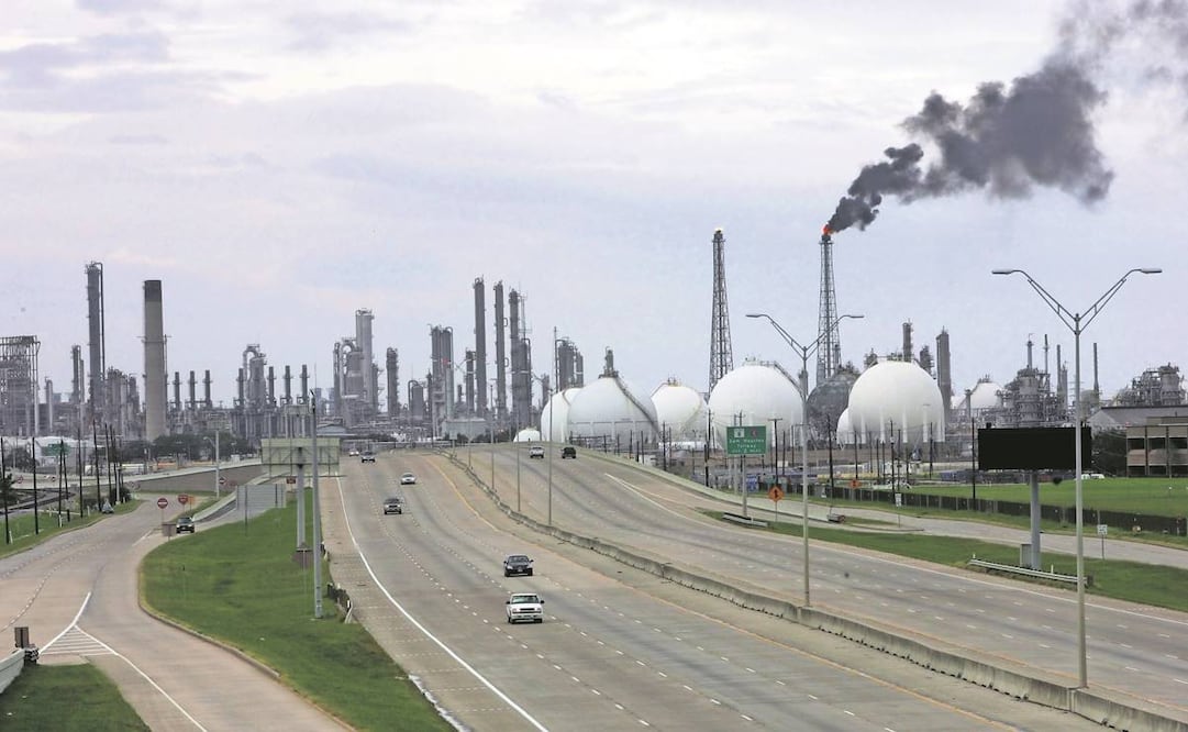 La refinería Deer Park en Houston cumplirá con los protocolos para la seguridad de las personas, instalaciones y su entorno ambiental y social, aseguró Pemex. Foto: Archivo/ EL UNIVERSAL.