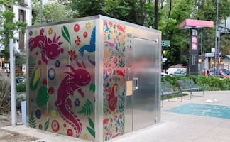 Baños públicos instalados en Zona Rosa ya están en funcionamiento; son gratuitos, por el momento