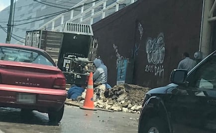Fuga de agua genera caos y desabasto en Lomas Verdes