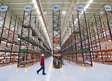 Paracetamol y complejo B abundan en bodega de megafarmacia