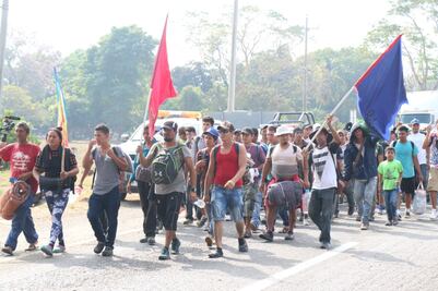 Caravana de migrantes es detenida a su entrada por Chiapas