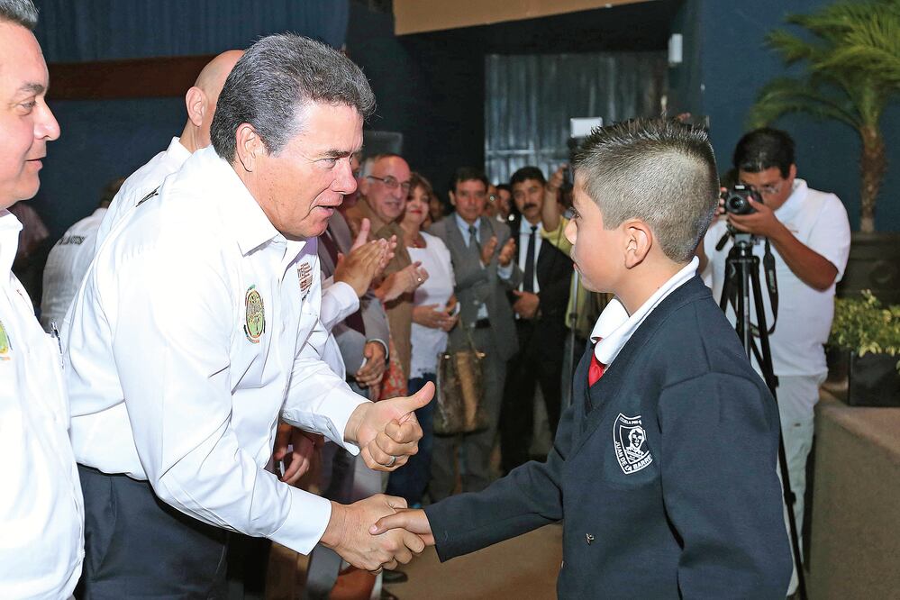 El dirigente magisterial manifestó que los docentes deben enseñar a las nuevas generaciones a respetar el entorno natural (ESPECIAL)