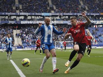 El Espanyol de César Montes derrotó al Mallorca de Javier Aguirre