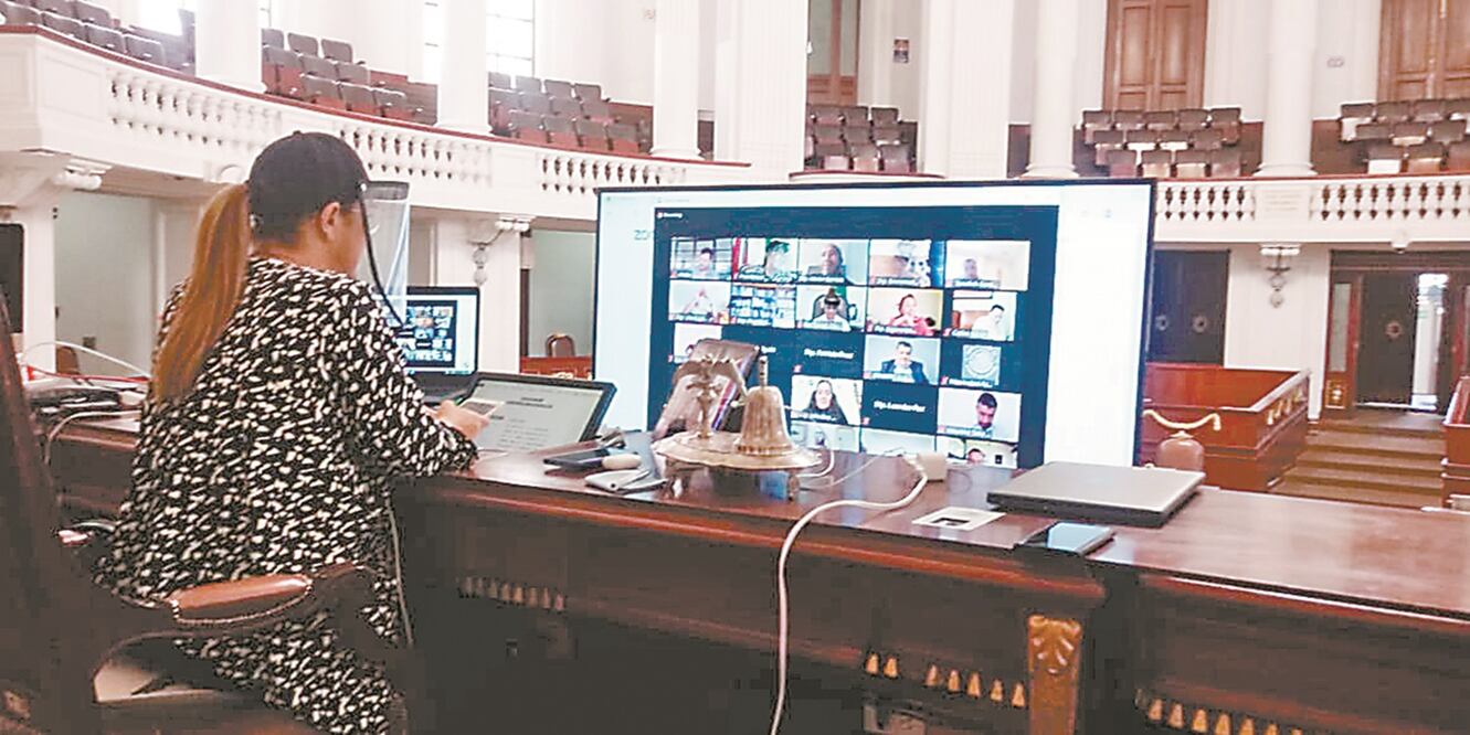 Legisladores y coordinadores de partido concluyeron vía remota las actividades del periodo ordinario de sesiones e integraron la Diputación Permanente y su Mesa Directiva. Foto: ESPECIAL