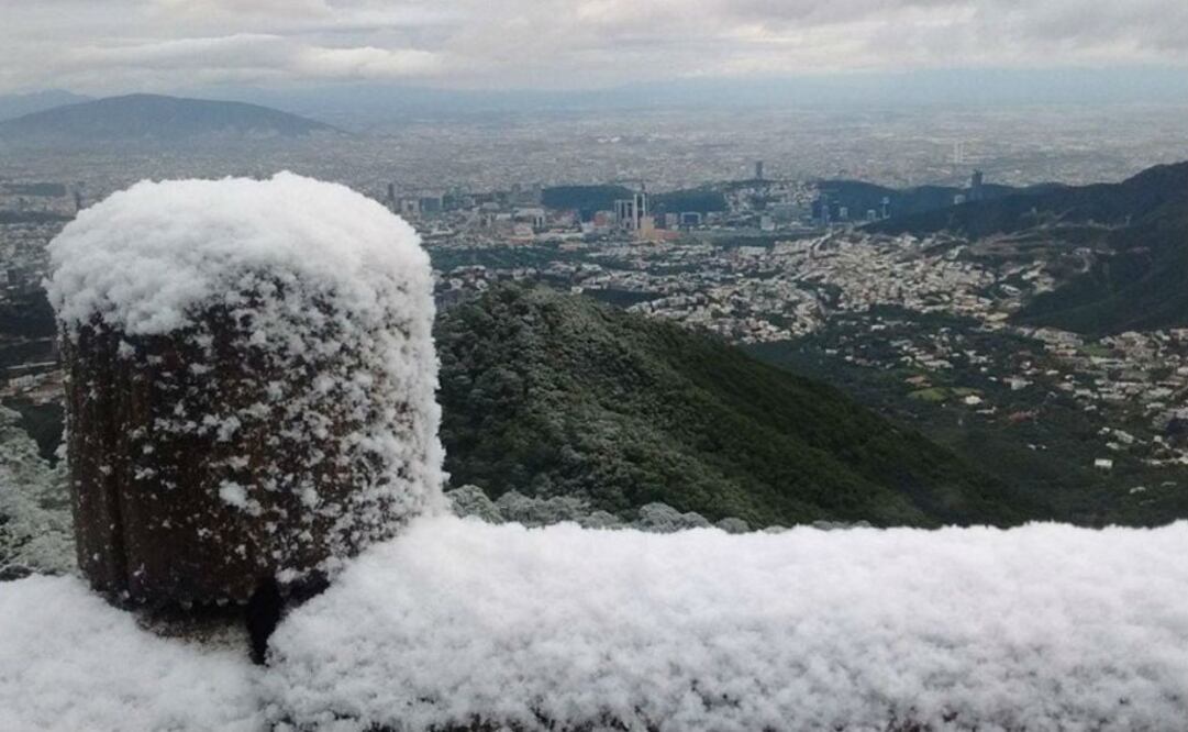 De acuerdo con Conagua, las temperaturas congelantes persistirán hoy en la entidad, con hasta siete grados bajo cero en la zona Montañosa del sur de Nuevo León. FOTOS: @JaimeRodriguezElBronco