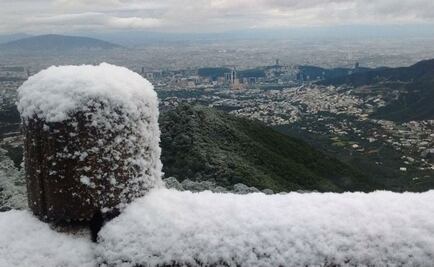 Nieve cubre montañas de Nuevo León