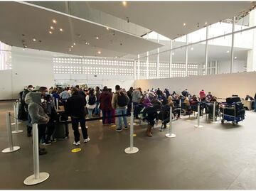 Habilitan mostradores emergentes en T2 del AICM para personas con vuelos cancelados o demorados