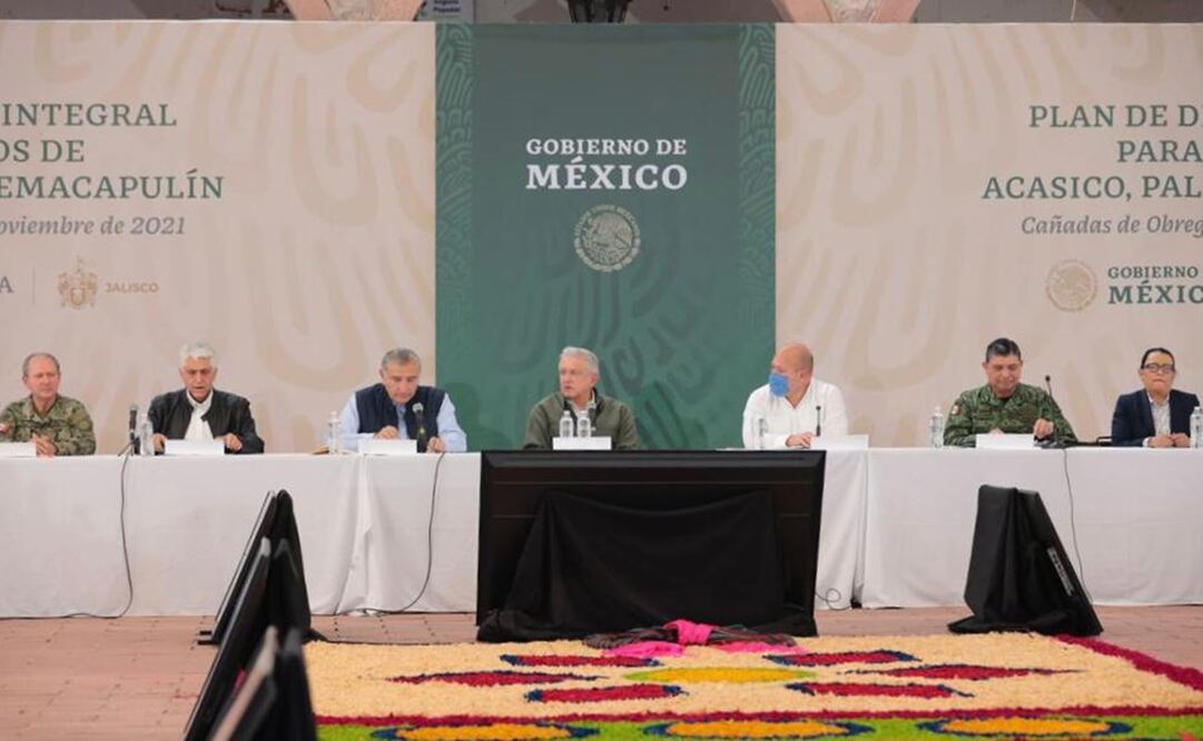A López Obrador le cantaron las mañanitas por su cumpleaños 68. Foto: Presidencia