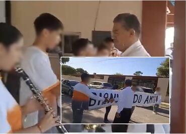 Ponen a alumnos de secundaria en Sonora a bloquear calles y tocar canción para diputado local