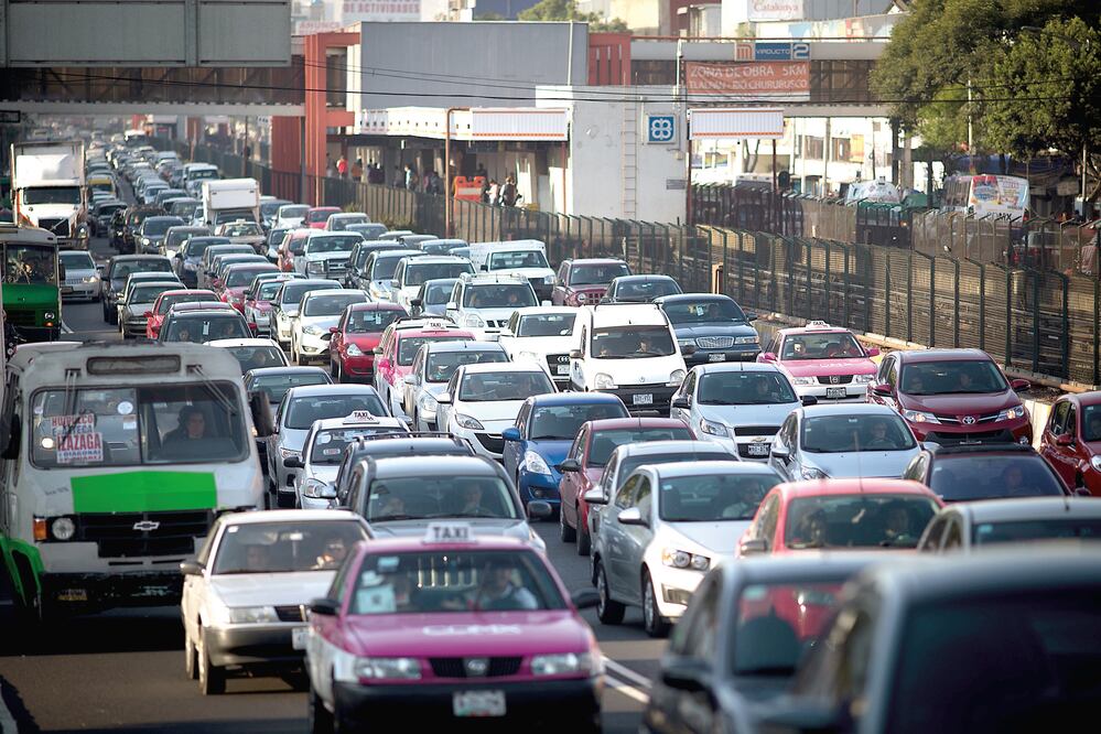 El jefe de gobierno rechazó que sea la capital del país la única responsable de los problemas ambientales. Destacó que aquí sí se aplica el Hoy No Circula (PEDRO MERA. XINHUA)