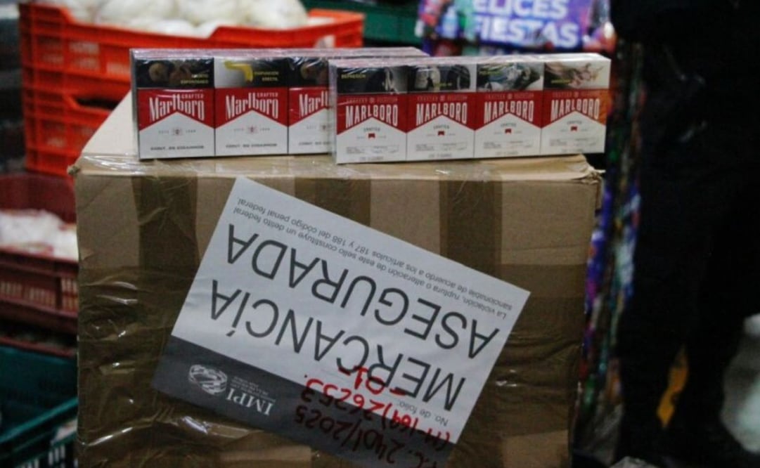 IMPI decomisa más de 400 mil cigarros pirata en la Central de Abastos, en coordinación con la Secretaría de Seguridad Ciudadana de la CDMX. Foto: Especial
