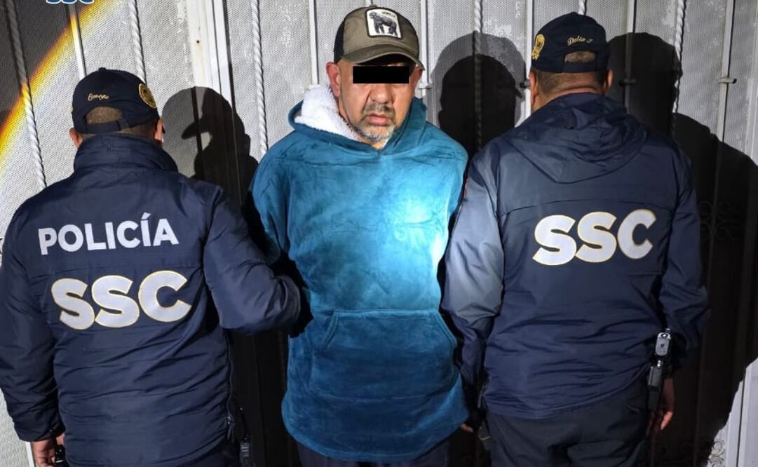 Un hombre que habría participado en el robo de decenas de celulares de una tienda departamental en la alcaldía Álvaro Obregón, fue detenido por policías de la SSC.
Foto: Especial.