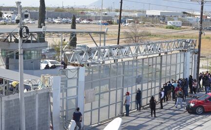 "El Bronco" recibe visita de su esposa Adalina Dávalos, quien le lee cartas de sus hijos