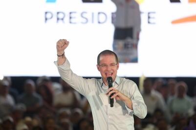 AMLO se rindió y por eso pactó con el régimen: Anaya