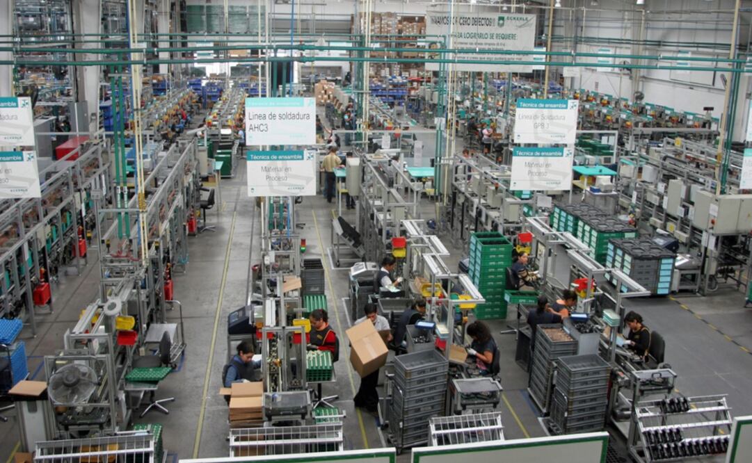 Retrocede 0.2% la actividad industrial en marzo