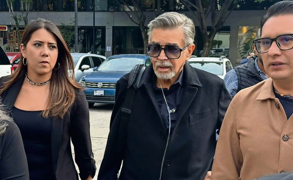 Jorge Ortiz de Pinedo y Eduardo Manzano Martínez, en el funeral. Fotos: César González y Gabriel Pano / EL UNIVERSAL