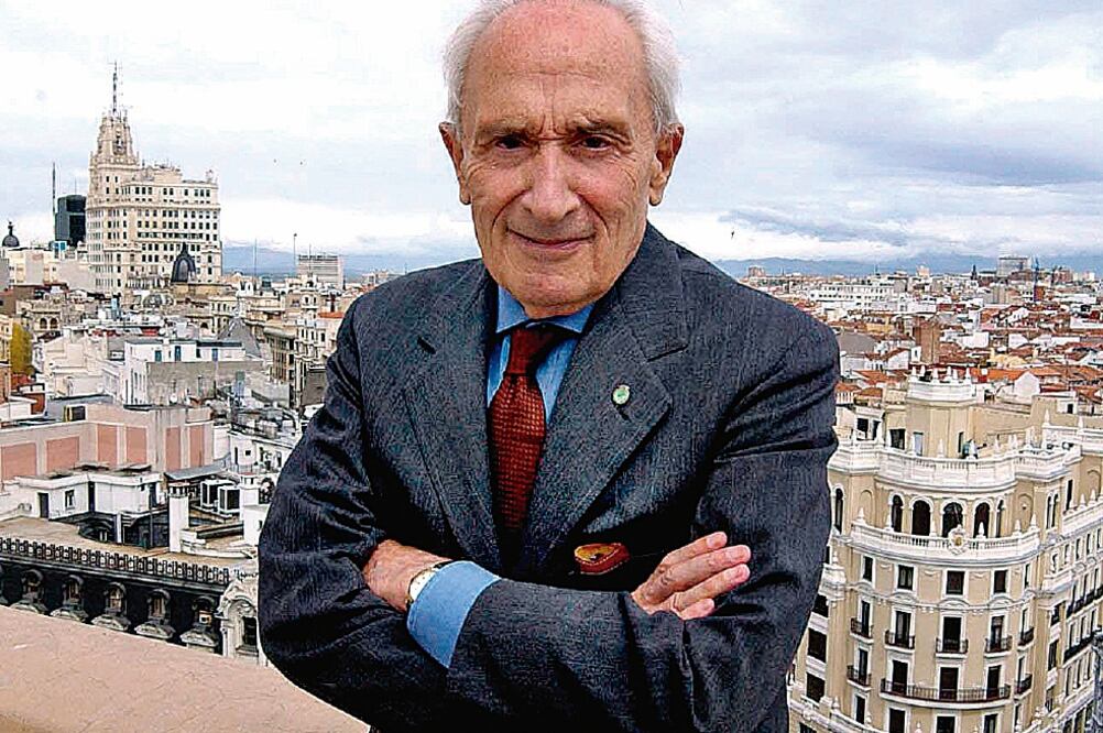 Giovanni Sartori, una de las figuras contemporáneas más representativas de las ciencias políticas, en Oviedo, en 2003. FOTO: ARCHIVO EL UNIVERSAL