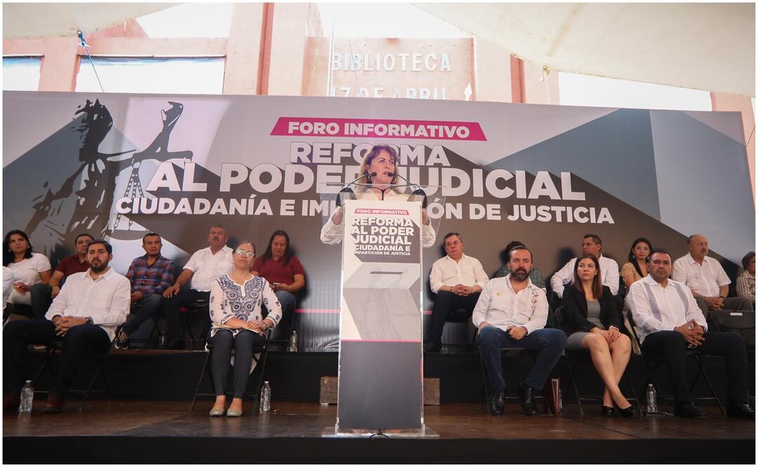 Margarita González Saravia organiza primer foro estatal sobre la reforma judicial en la explanada del parque Alameda Solidaridad de Cuernavaca. Foto: Especial