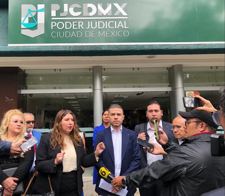 Al menos 7 peritos en diferentes especialidades fueron presentados la mañana de este viernes en audiencia, citados por los abogados de Armando Rafael, quien busca que se le permita volver a ver a su hijo. (Foto: especial)