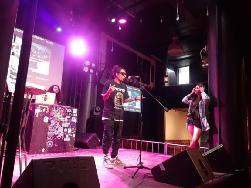 En su octavo aniversario, las poetas se llevan el triunfo del Poetry Slam