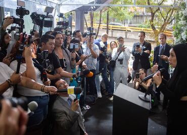 Reaparece Sandra Cuevas; lanza dardos contra Monreal y Alessandra Rojo de la Vega