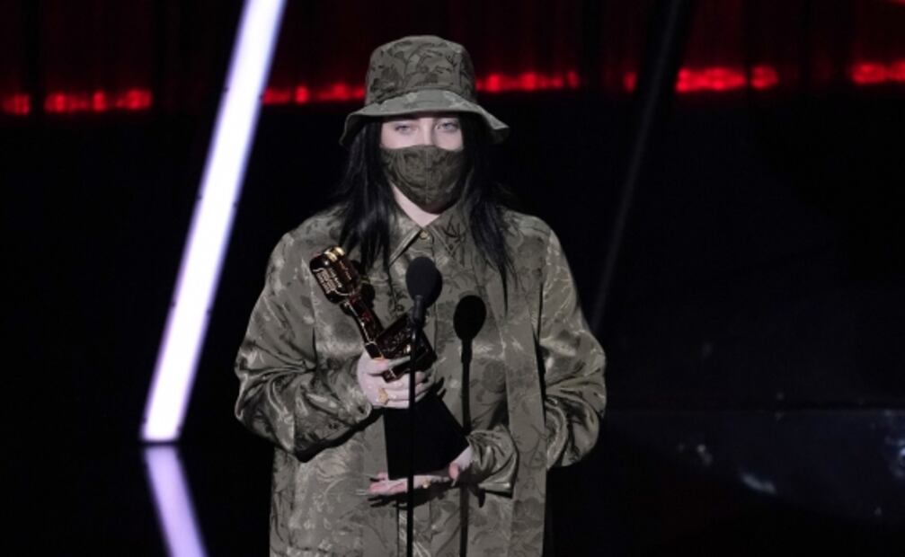 Post Malone hace rapear a los Billboard Music Awards con nueve premios